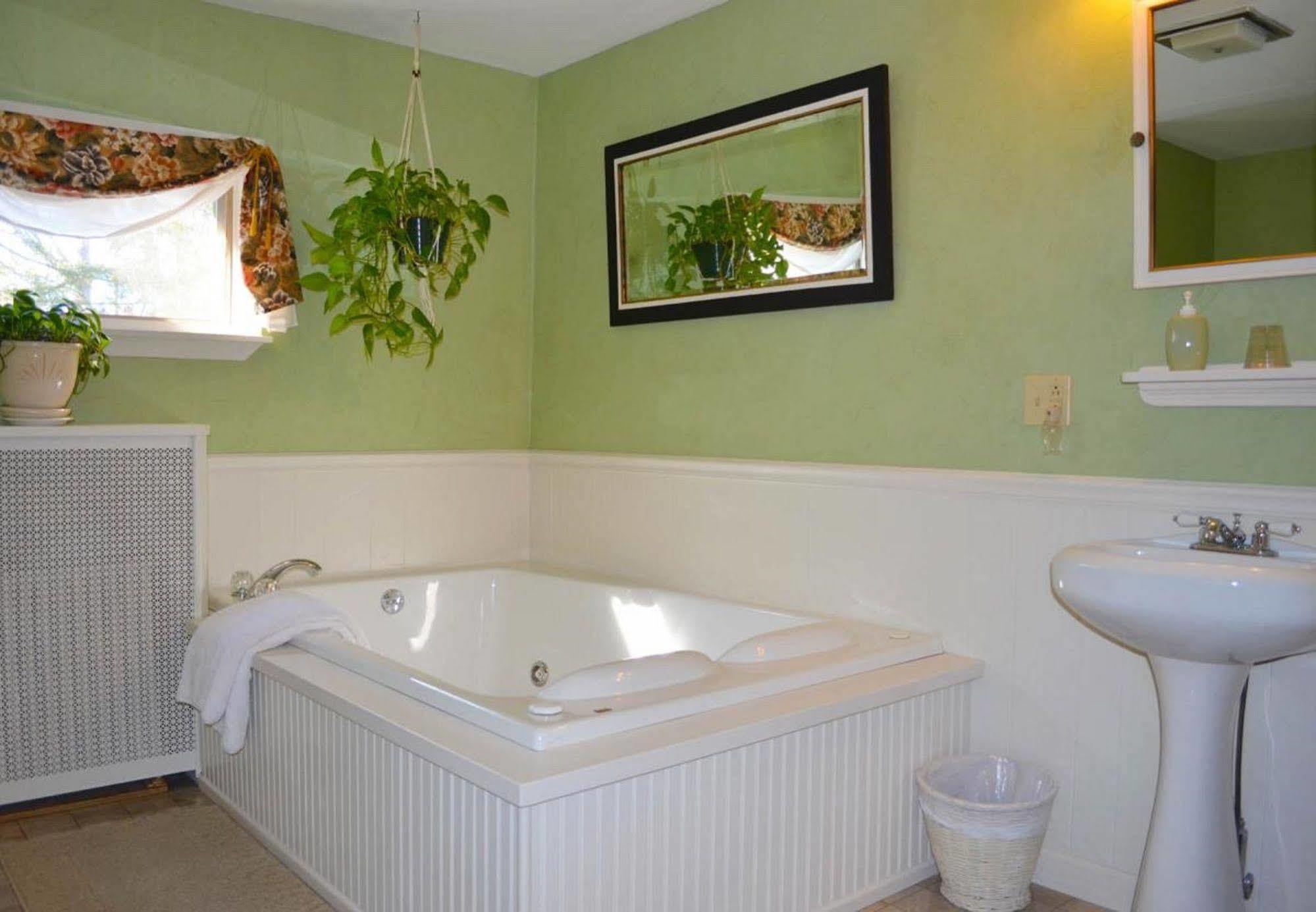 Pryor House B&B Bath Exterior photo